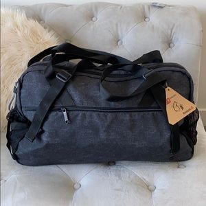 NWT!! Reebok Studio Duffle 🖤
